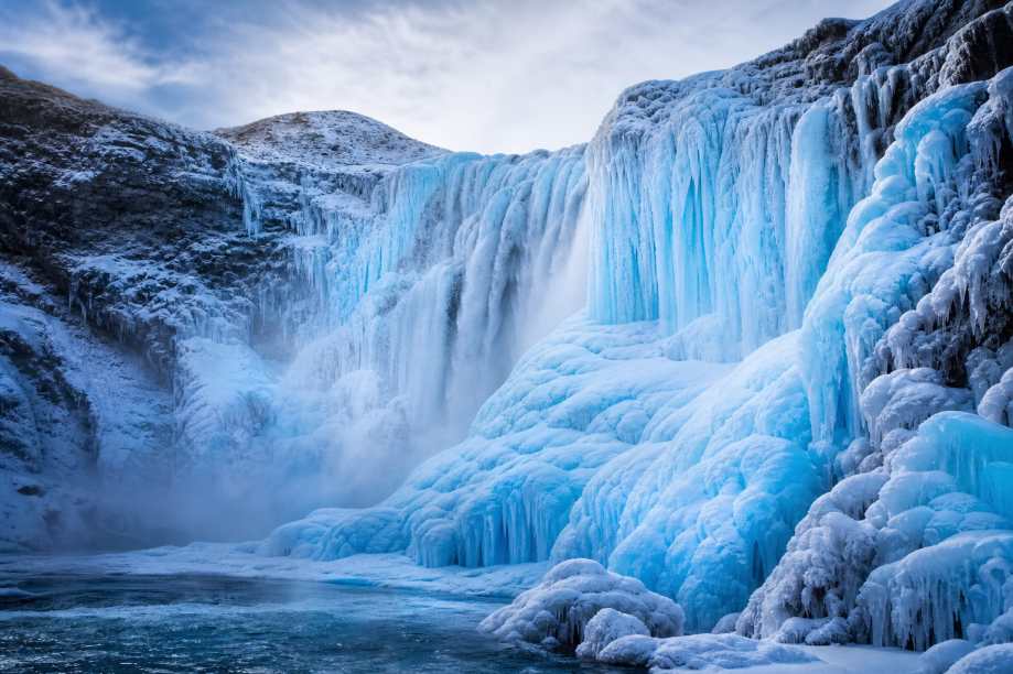 雪与冰瀑 巨型冰瀑 蓝冰晶莹 震撼冬景 4K壁纸 - 唯爱图库