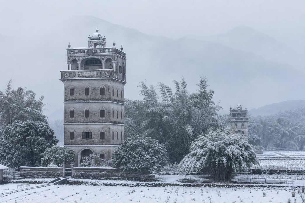 雪后碉楼 开平碉楼 积雪覆盖 侨乡冬景 4K壁纸 - 唯爱图库