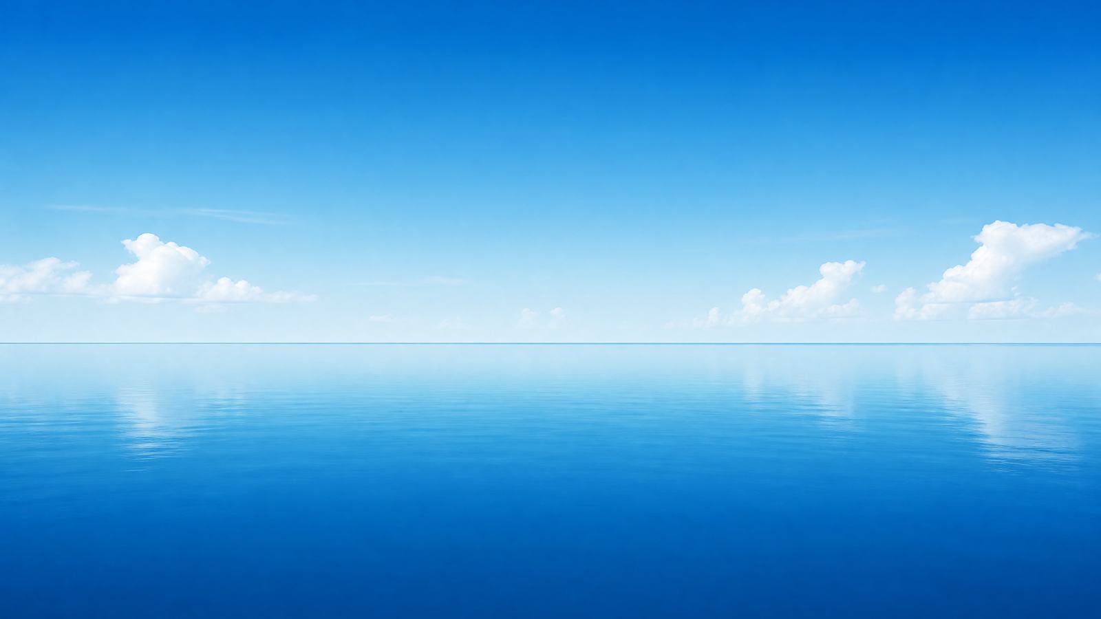 极简海洋，水平线，渐变蓝，白云，空旷，平静，16:9 - 唯爱图库